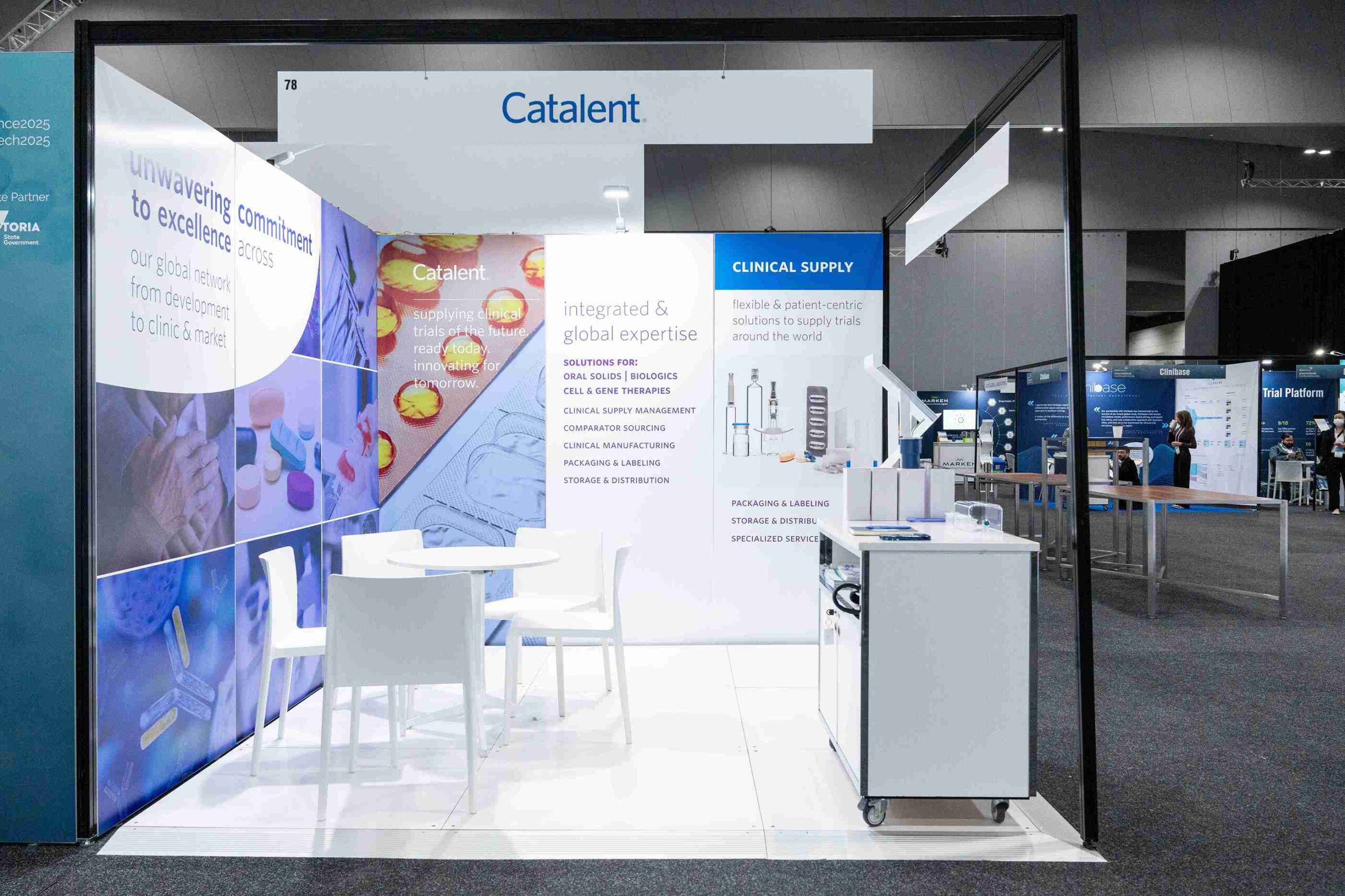 Ypsilon Round Meeting Table White